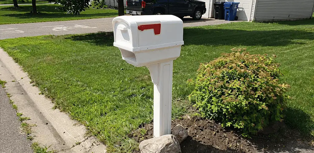 Mailbox installation for a residential curbside mailbox in Jacksonville, FL